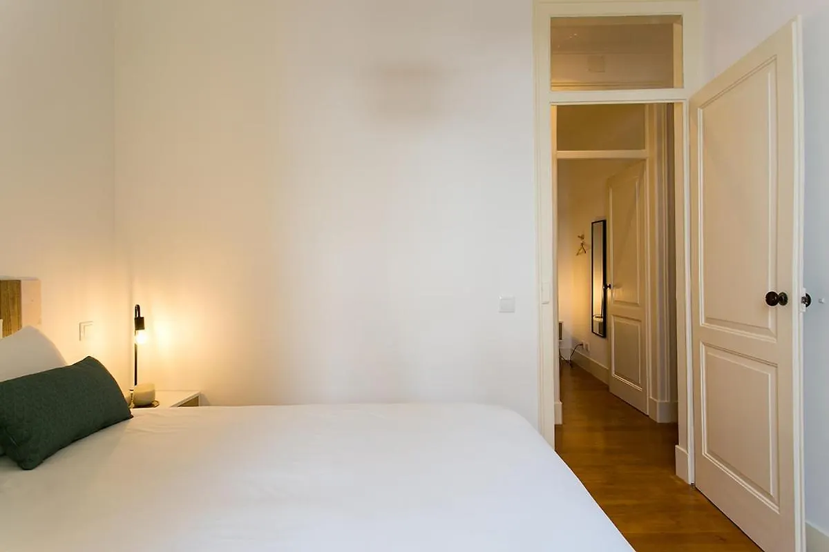 Lovelystay - Cozy 3Bdr Apartment In Estrela Lisboa