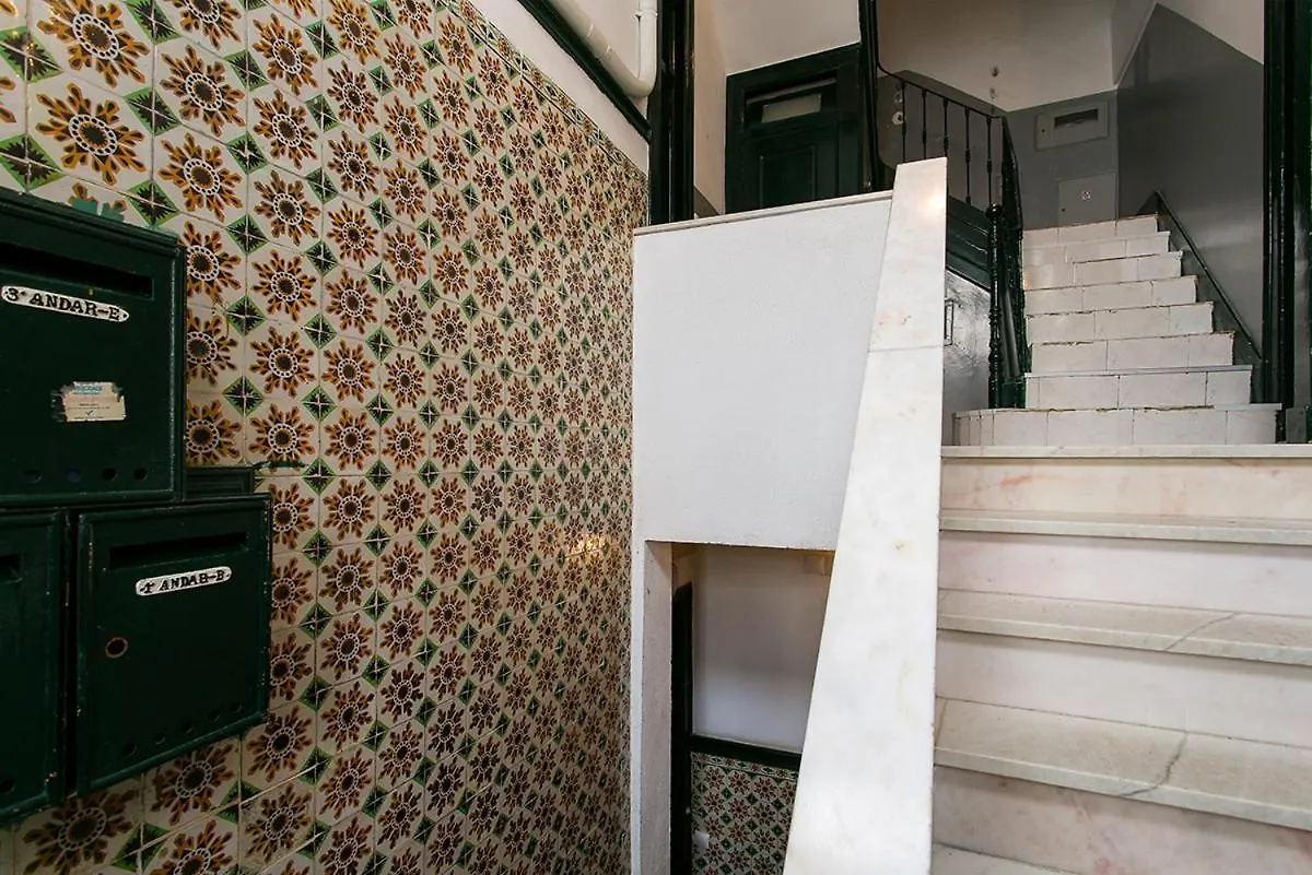 Lovelystay - Cozy 3Bdr Apartment In Estrela Lisboa 0*,  Portugália