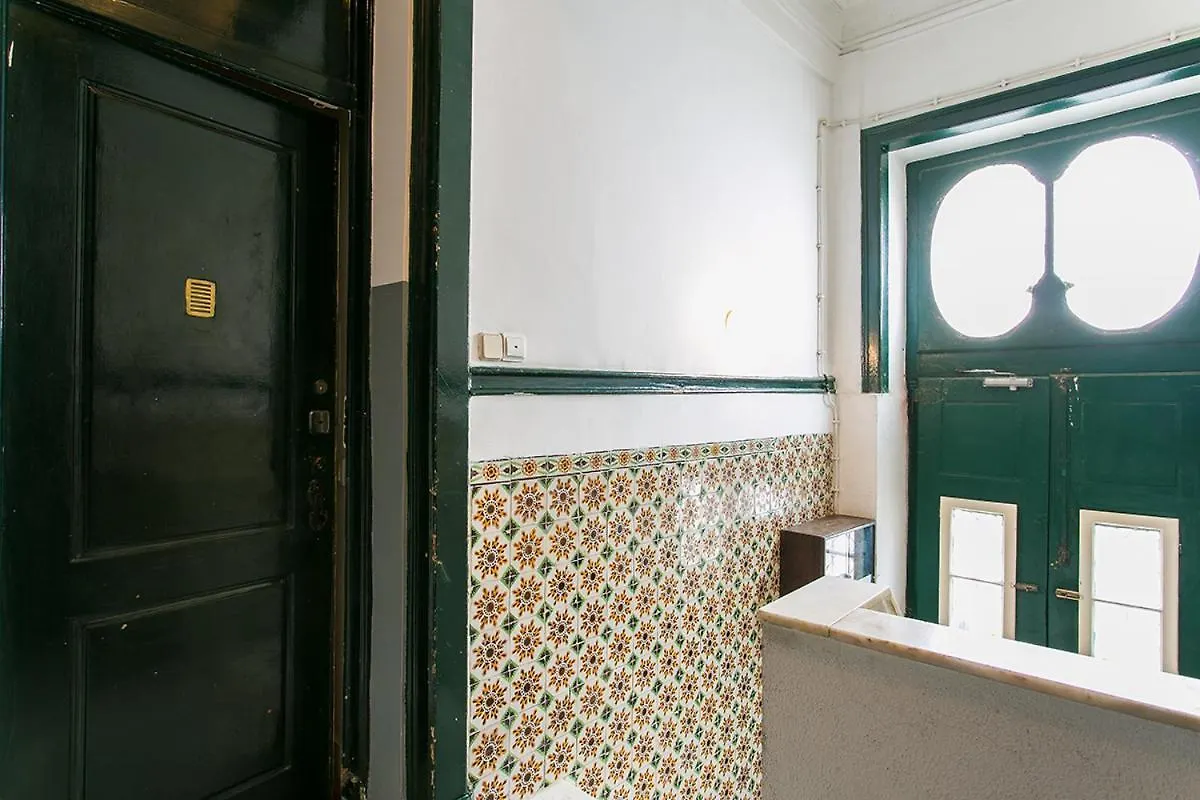 Lovelystay - Cozy 3Bdr Apartment In Estrela Lisboa 0*,
