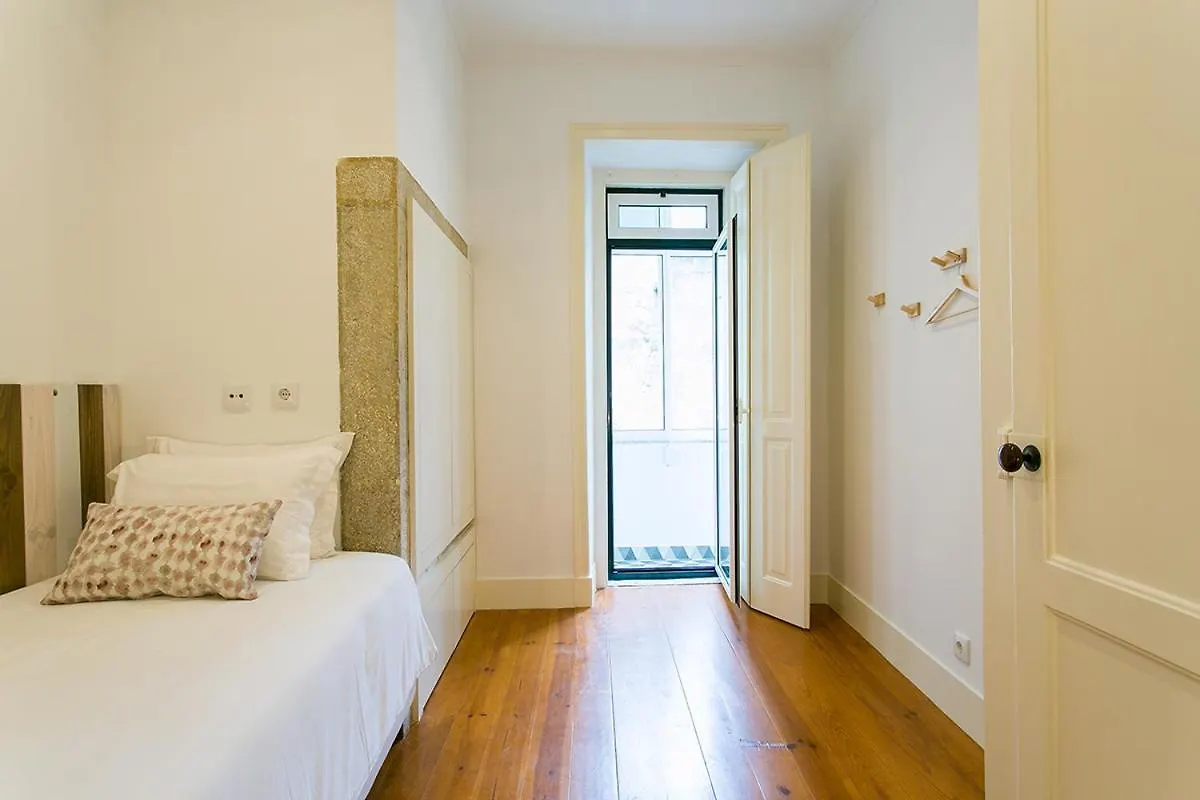Lovelystay - Cozy 3Bdr Apartment In Estrela Lisboa
