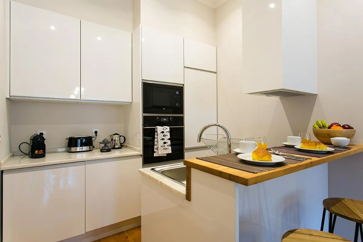 Lovelystay - Cozy 3Bdr Apartment In Estrela Lisboa