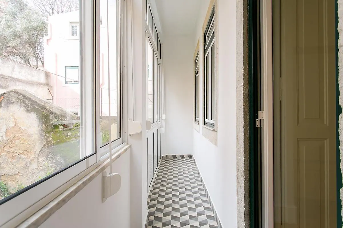 Lovelystay - Cozy 3Bdr Apartment In Estrela Lisboa