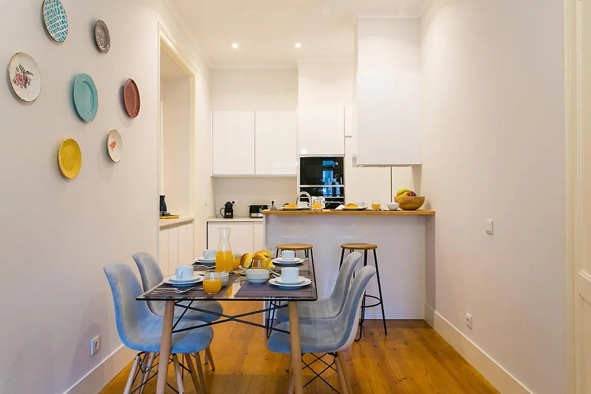Lovelystay - Cozy 3Bdr Apartment In Estrela Lisboa 0*,  Portugália